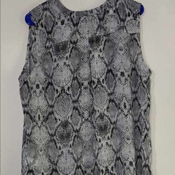 Apt. 9 Gray and Black Sleeveless Blouse - Picture 9 of 11